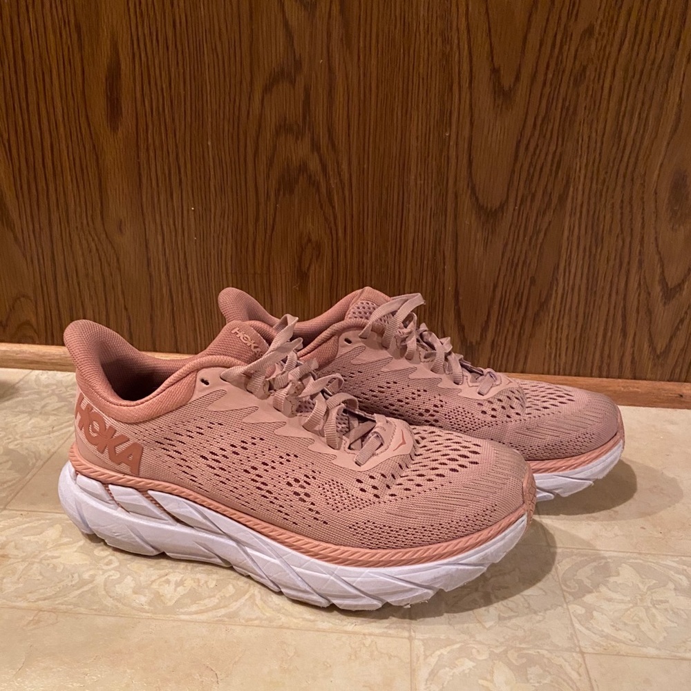 HOKA Clifton 7 Misty Rose color